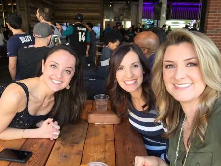 Sarah along with her friends 